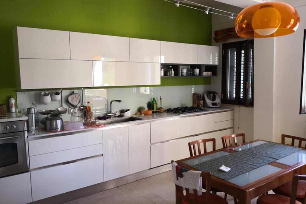 מונריאלה Villa Tiziana מראה חיצוני תמונה