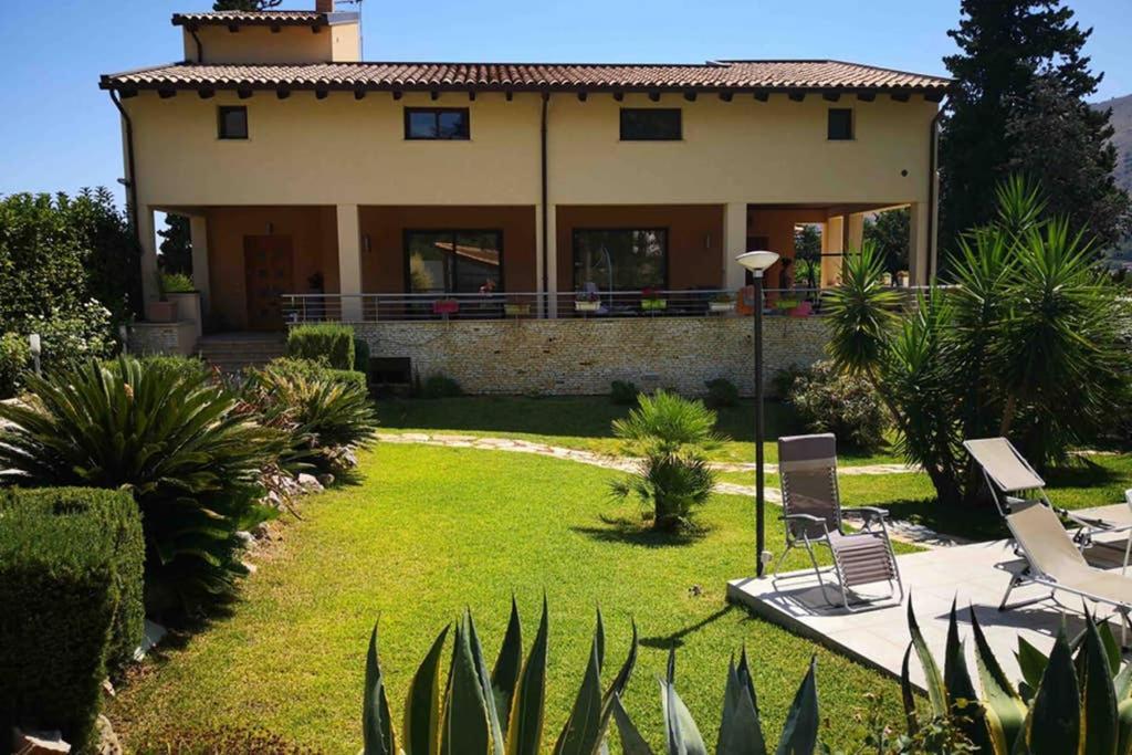 מונריאלה Villa Tiziana מראה חיצוני תמונה